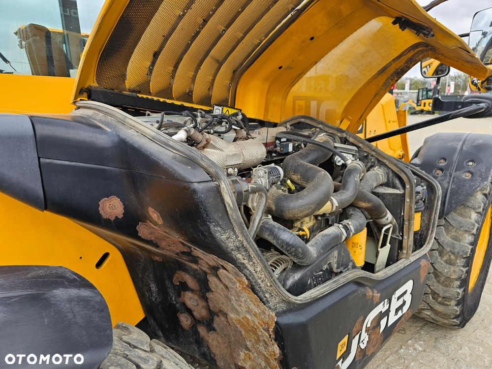 JCB 542-70 Agri - 13