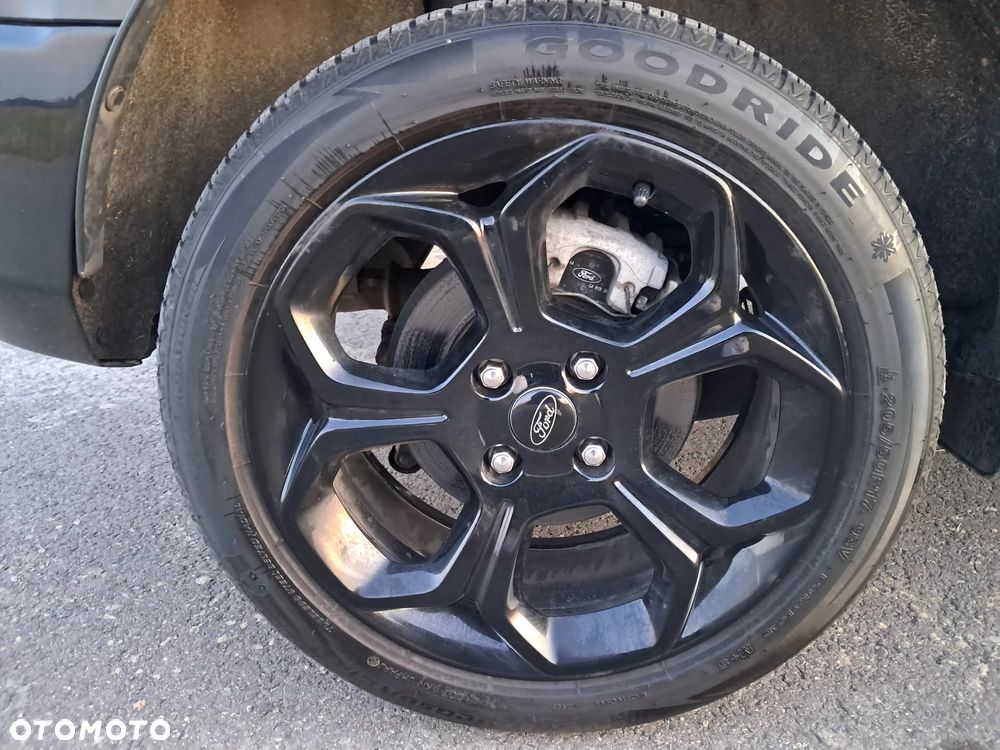 Ford EcoSport - 32