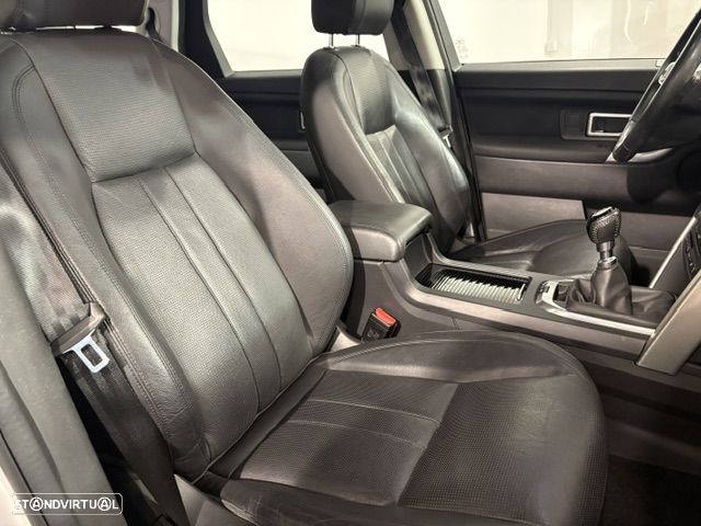 Land Rover Discovery Sport 2.0 TD4 HSE Luxury - 34