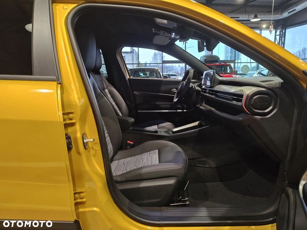 Jeep Avenger 1.2 T3 mHEV Overland 4xe eDCT6 - 11