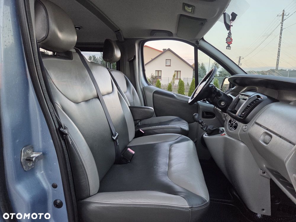 Renault TRAFIC LONG KLIMA TEMPOMAT ORYGINAŁ DUBEL KABINA ZADBANY FULL OPCJA DOPOSAŻONY - 11