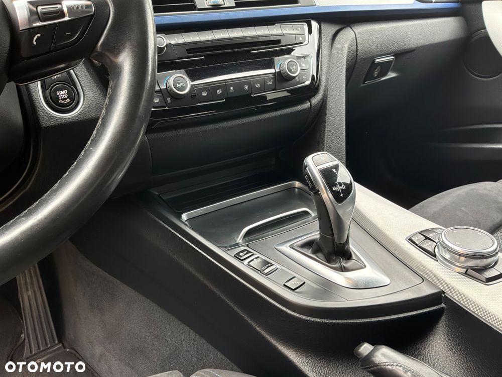 BMW Seria 3 320i M Sport - 31