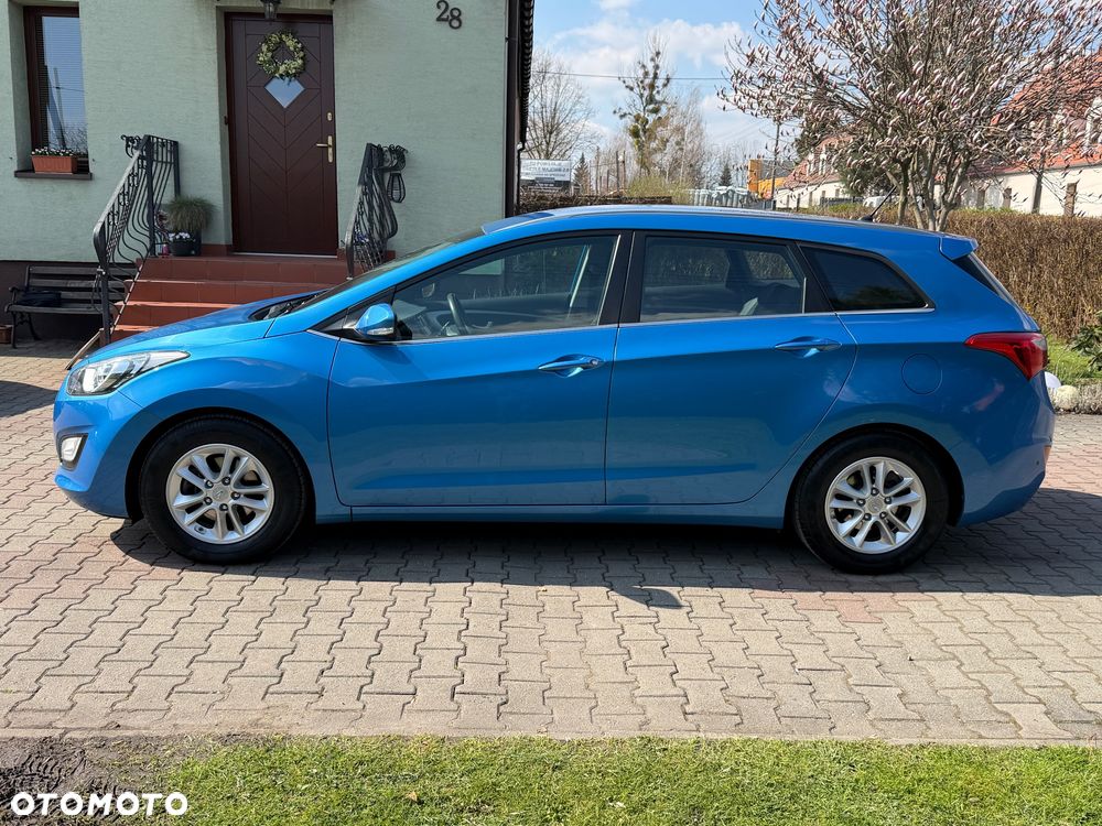 Hyundai i30 Kombi 1.6 GDi DCT Premium - 2
