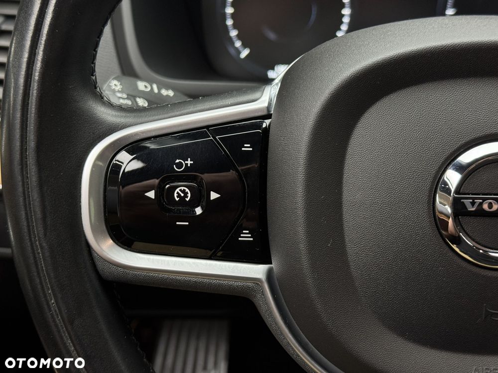 Volvo XC 90 B5 D AWD Momentum Pro 7os - 27