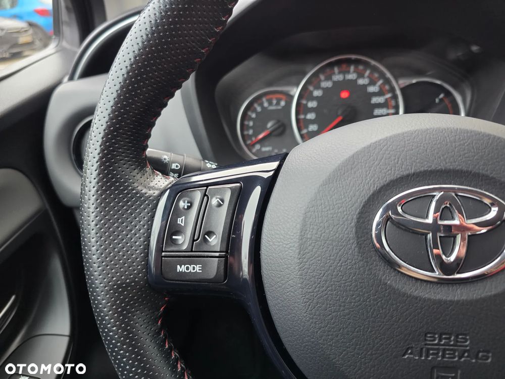 Toyota Yaris 1.33 Selection Platinum - 28