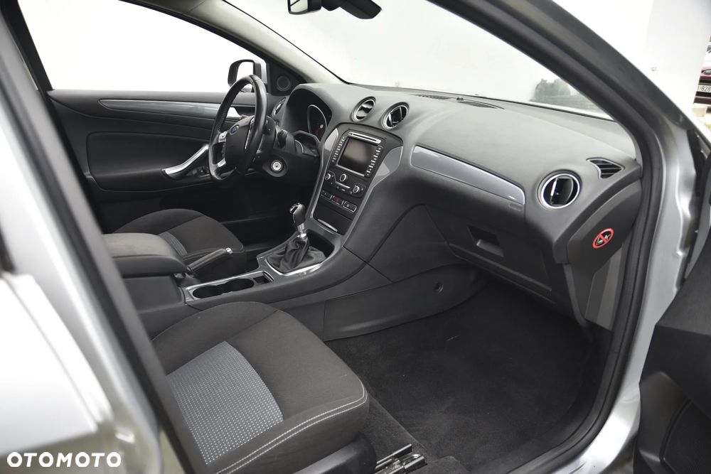 Ford Mondeo 2.0 TDCi Ambiente - 16