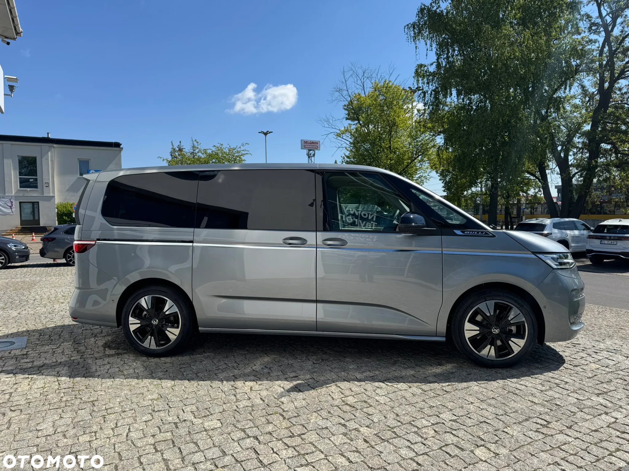 Volkswagen Multivan 2.0 TDI L2 Life DSG - 4