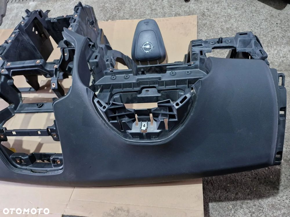 Deska rozdzielcza konsola poduszki Opel Zafira C oryginał - 3
