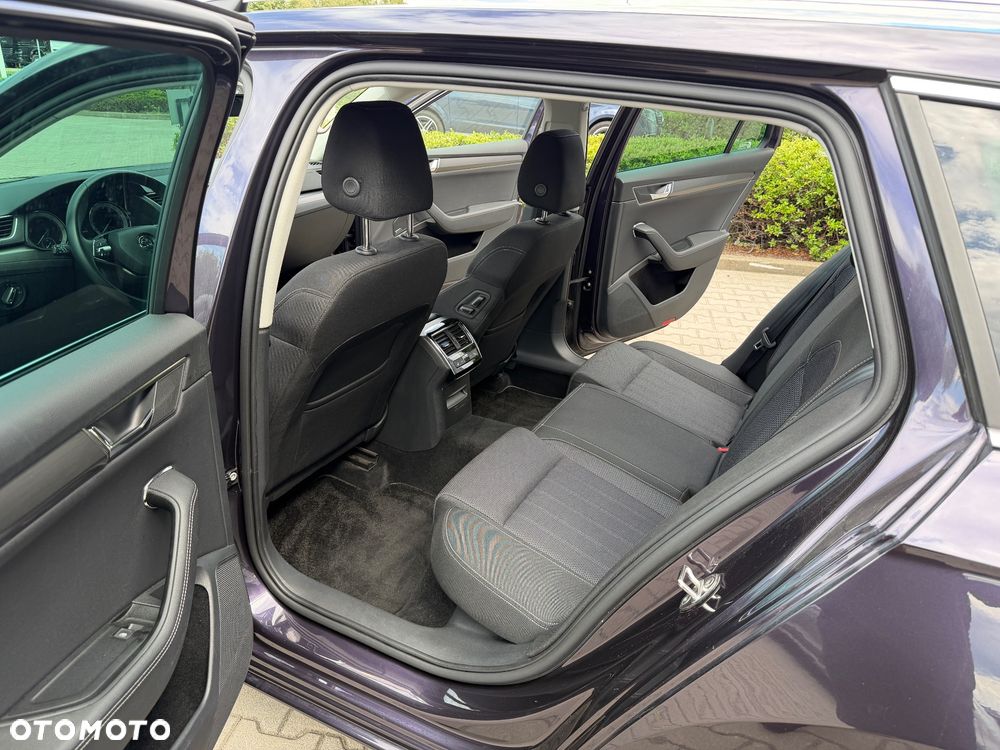 Skoda Superb 2.0 TDI SCR Style DSG - 16