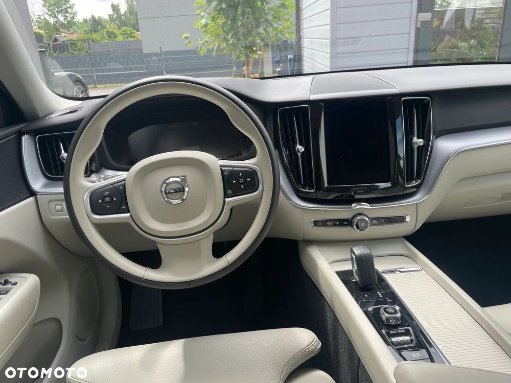 Volvo XC 60 B4 D AWD Momentum Pro - 15