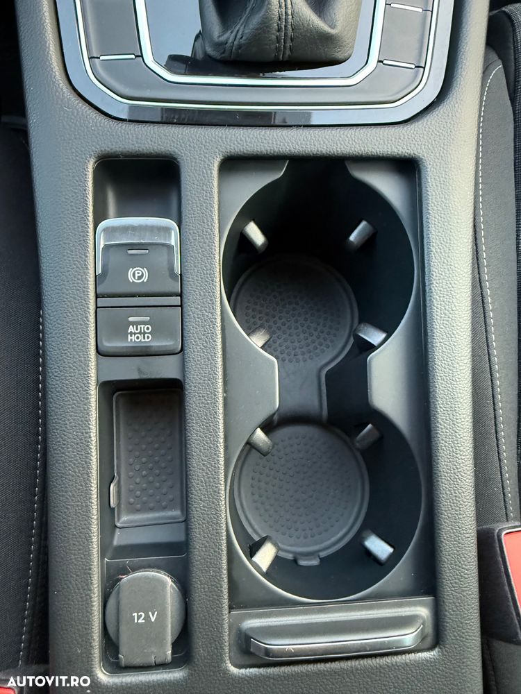 Volkswagen Passat 2.0 TDI SCR DSG Business - 27