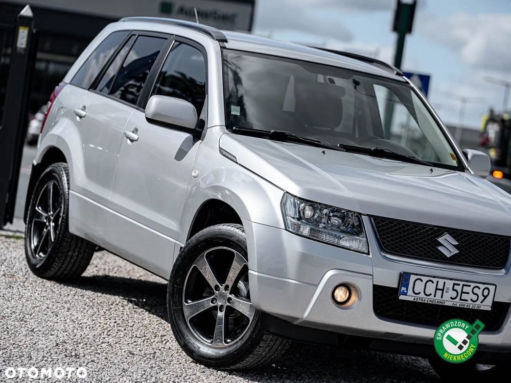 Suzuki Grand Vitara 2.0 Comfort + - 8