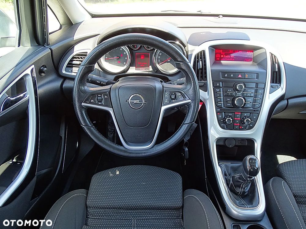 Opel Astra 1.6 Turbo Cosmo - 5
