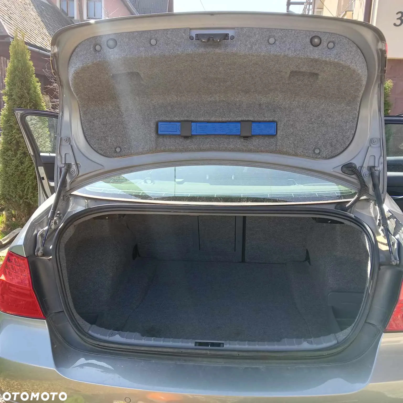 BMW Seria 3 318i - 5