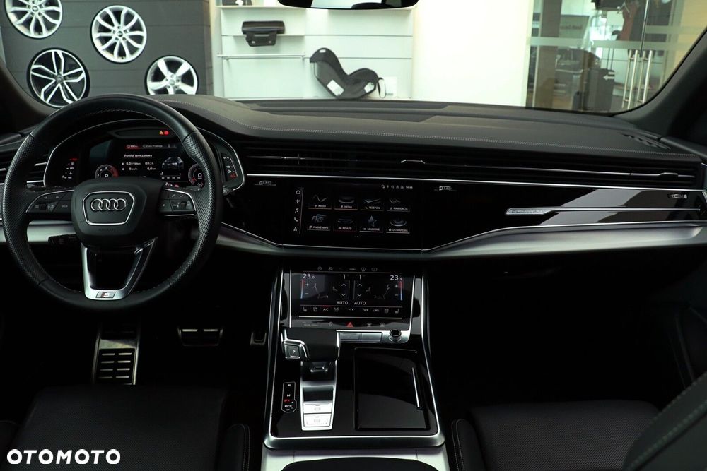 Audi Q8 - 24