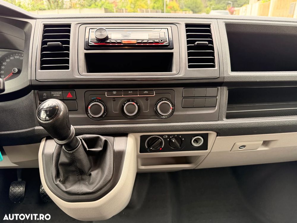 Volkswagen Transporter - 28