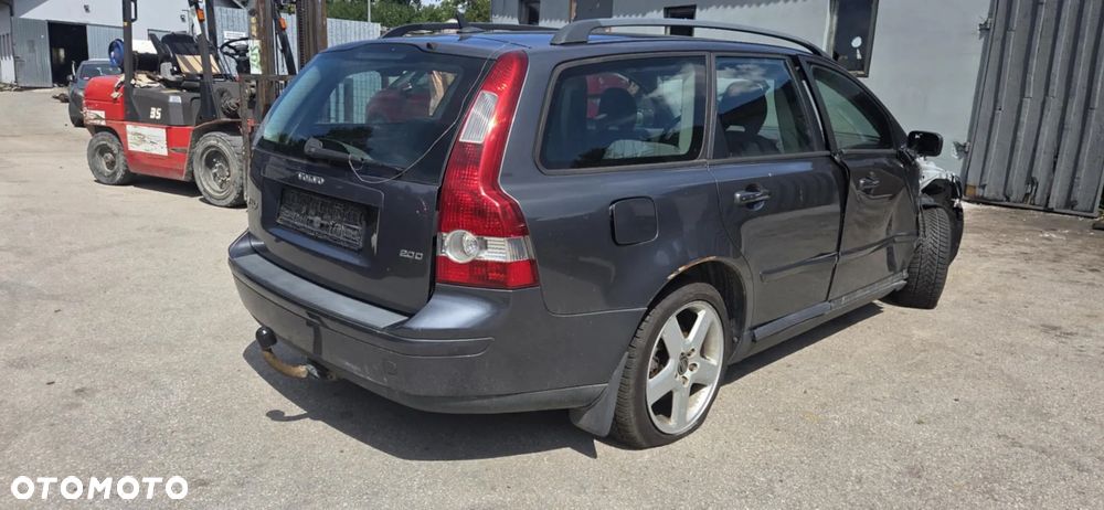 VOLVO V50 2,0 D 135KM wtryskiwacz wtrysk - 4