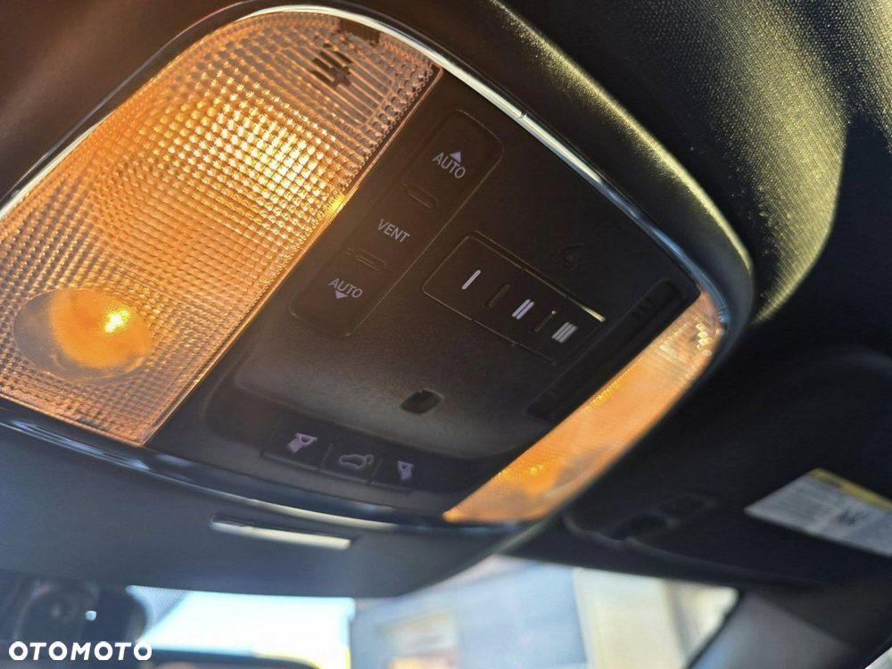 Jeep Grand Cherokee - 25