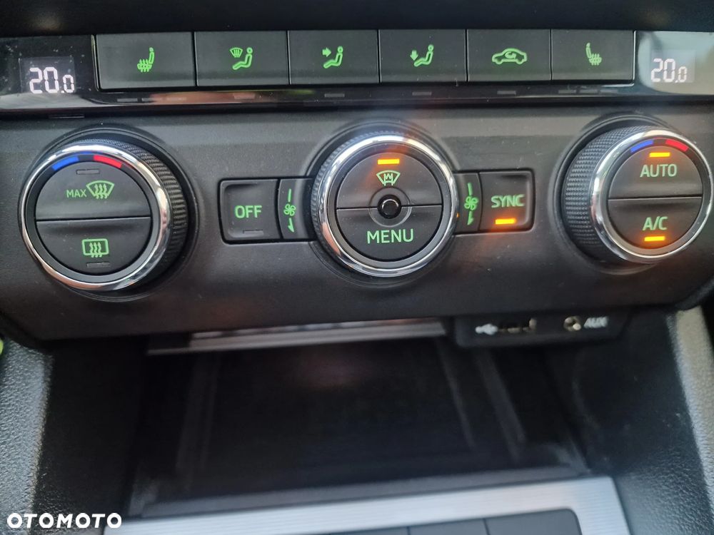 Skoda Octavia 2.0 TDI DSG Sportline - 37