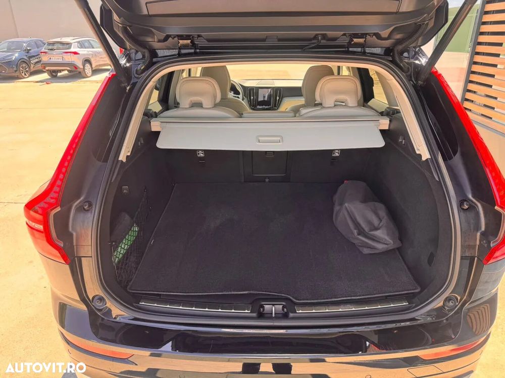 Volvo XC 60 B5 AT AWD MHEV Plus Dark - 20