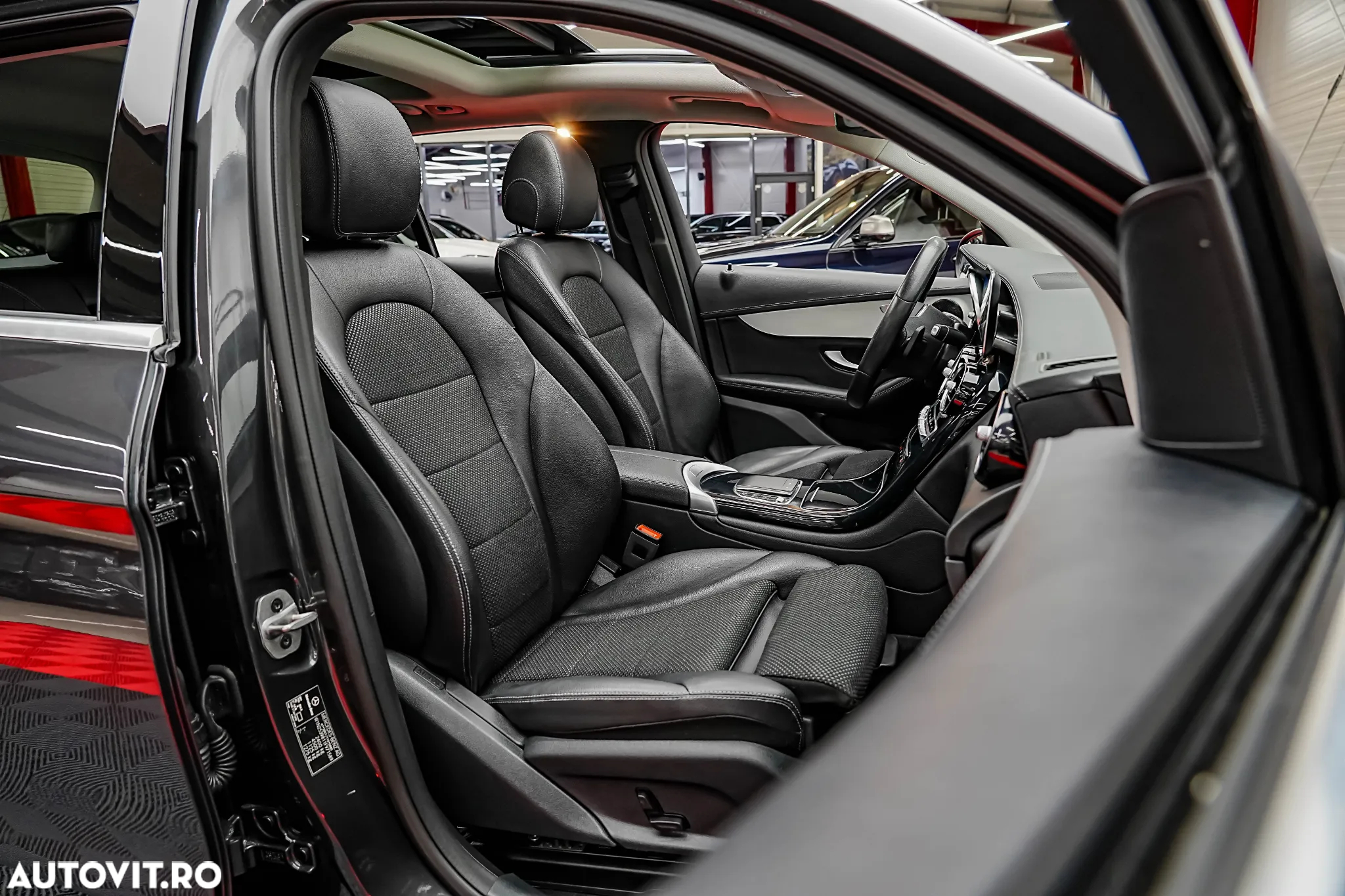 Mercedes-Benz GLC 200 4Matic 9G-TRONIC Exclusive - 5