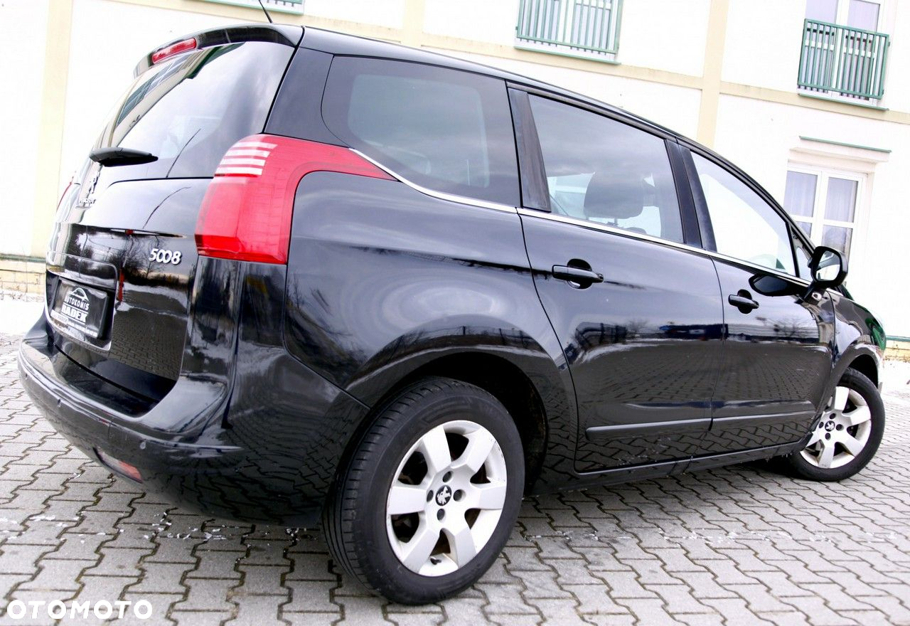 Peugeot 5008 1.6 BlueHDi Style 7os - 24