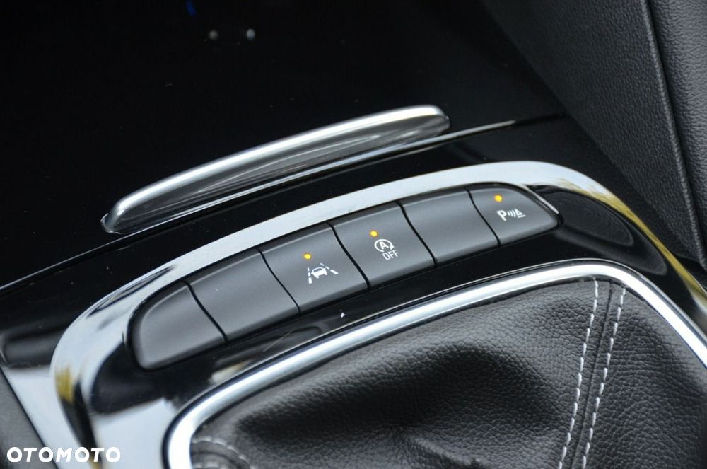 Opel Insignia - 36