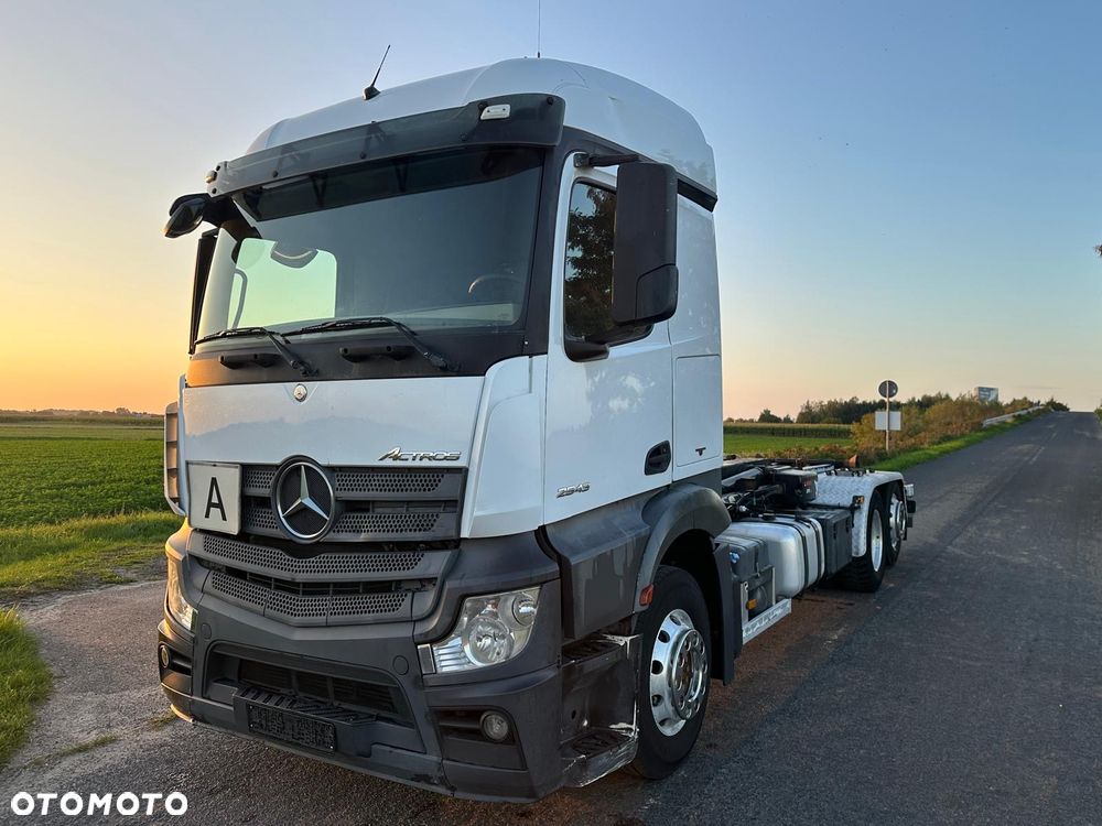 Mercedes-Benz ACTROS - 3