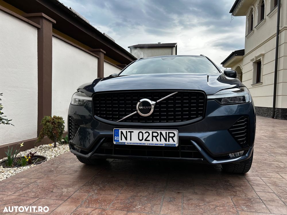 Volvo XC 60 B4 D AWD Ultimate Dark - 4