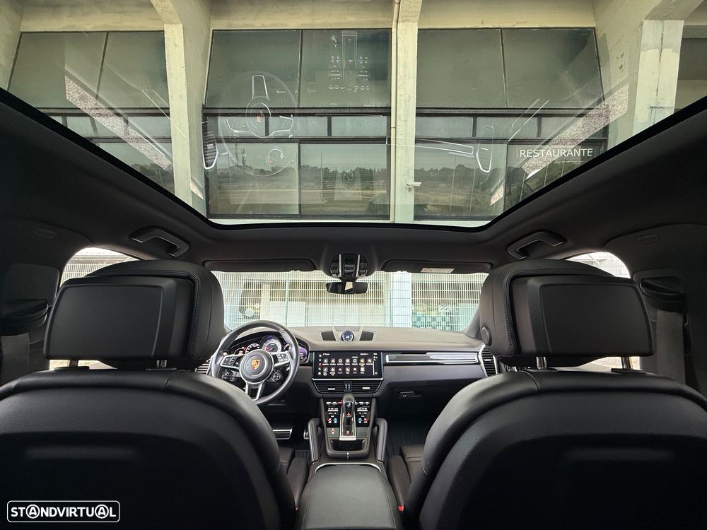 Porsche Cayenne Coupé S Platinum Edition - 26