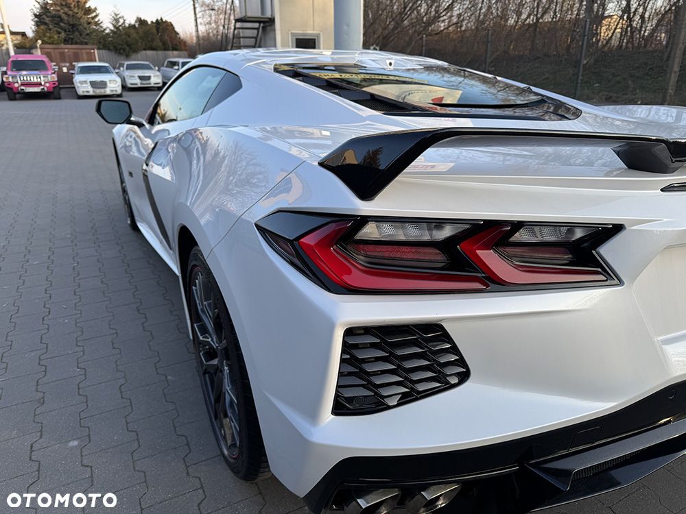 Chevrolet Corvette - 14