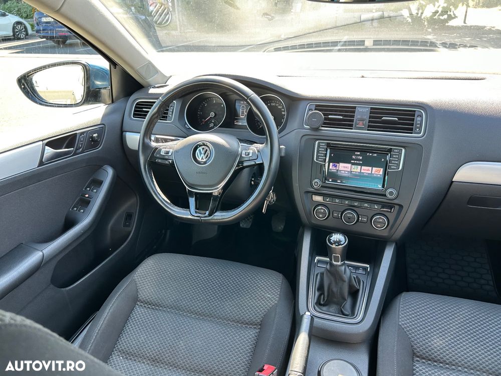 Volkswagen Jetta 2.0 TDI Comfortline - 10