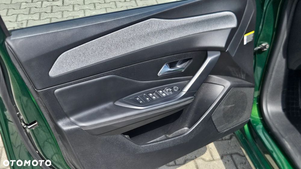 Peugeot 308 1.2 PureTech Allure S&S EAT8 - 12
