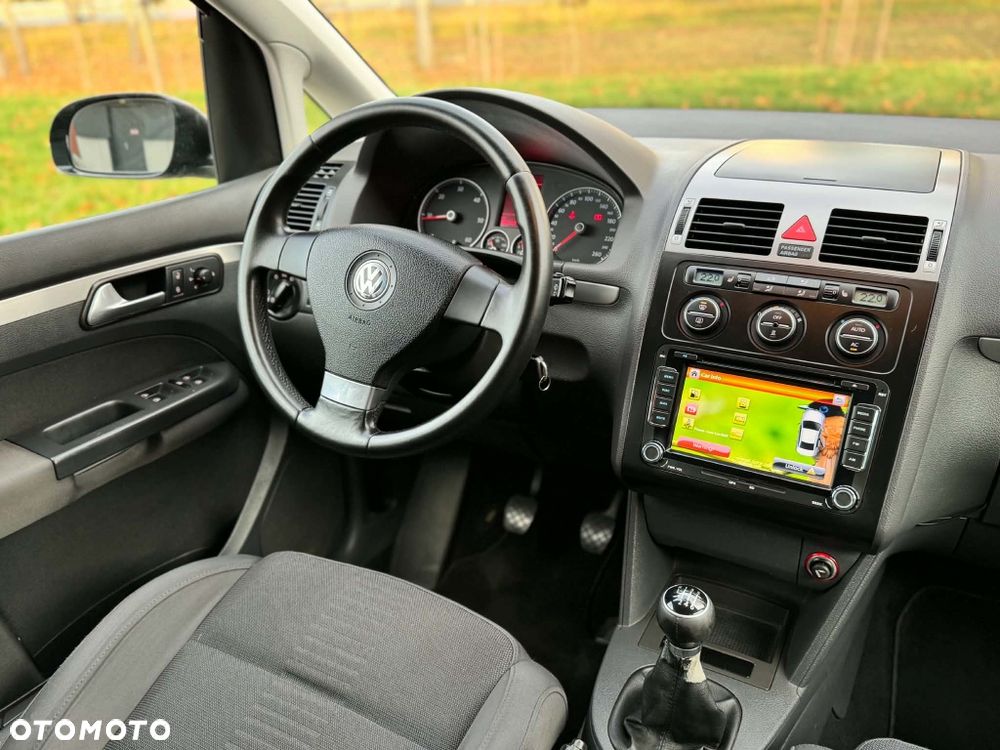 Volkswagen Touran - 9