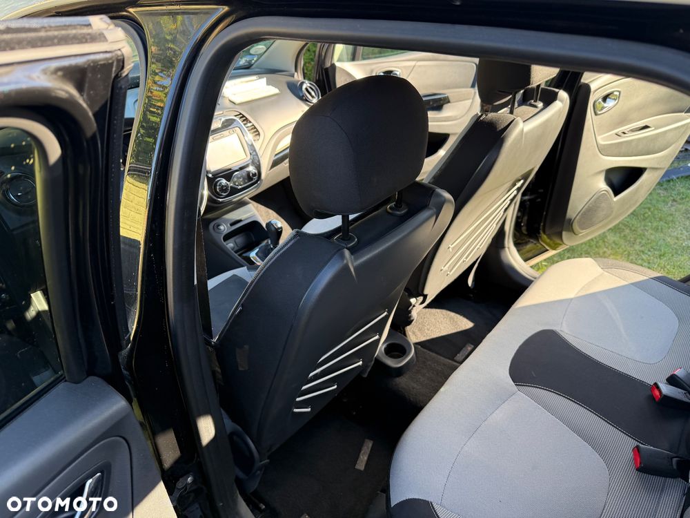 Renault Captur - 22