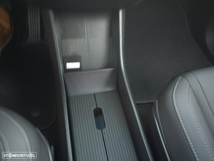 Volvo EX30 69 kWh Single Motor Extended Range Plus - 32