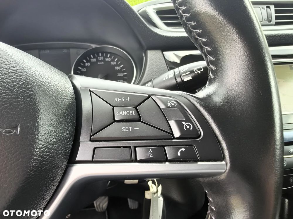 Nissan Qashqai 1.3 DIG-T N-Connecta - 22