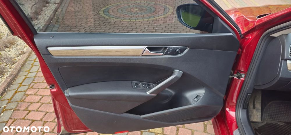 Volkswagen Passat - 15