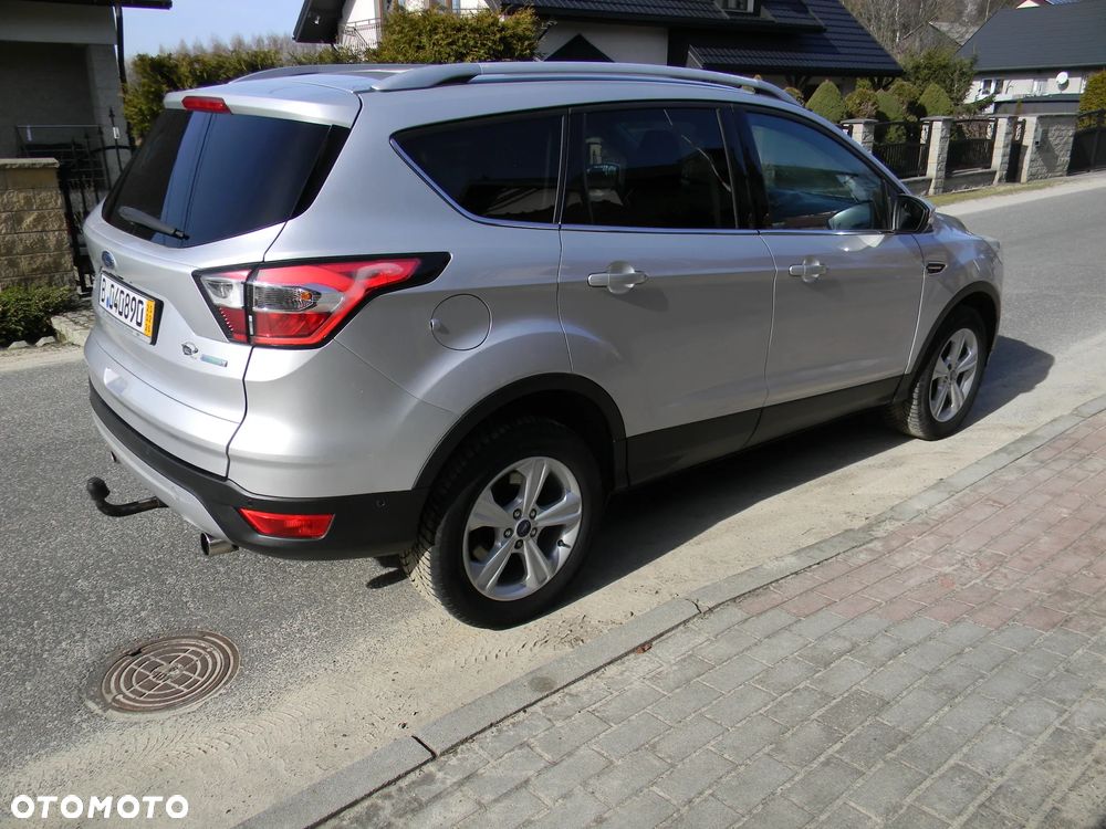 Ford Kuga 1.5 EcoBoost 2x4 Business Edition - 4