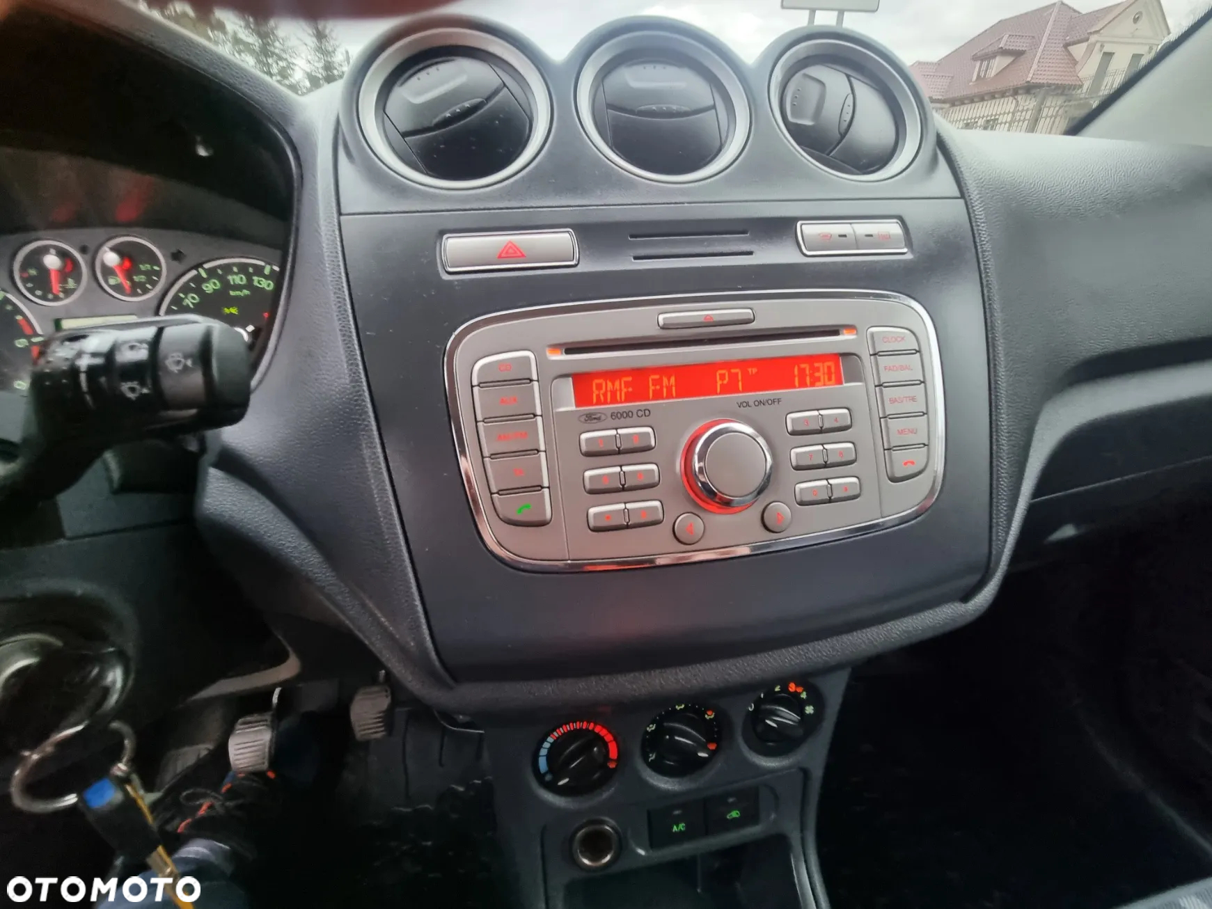 Ford Transit Connect - 34