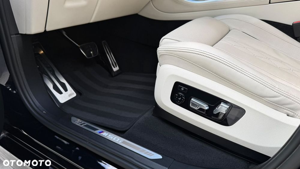 BMW X5 M50i - 38
