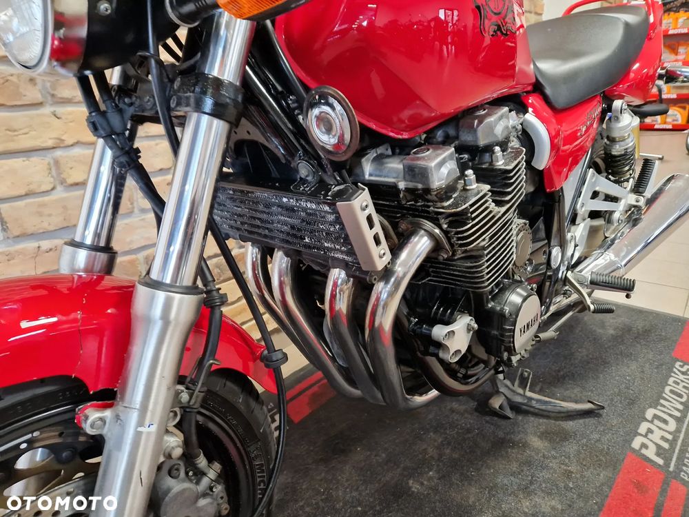 Yamaha XJR - 14