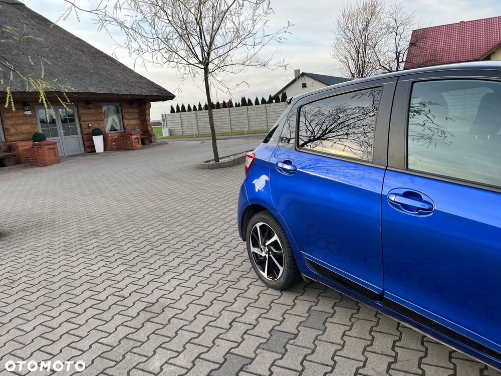 Toyota Yaris Hybrid 100 Selection - 5