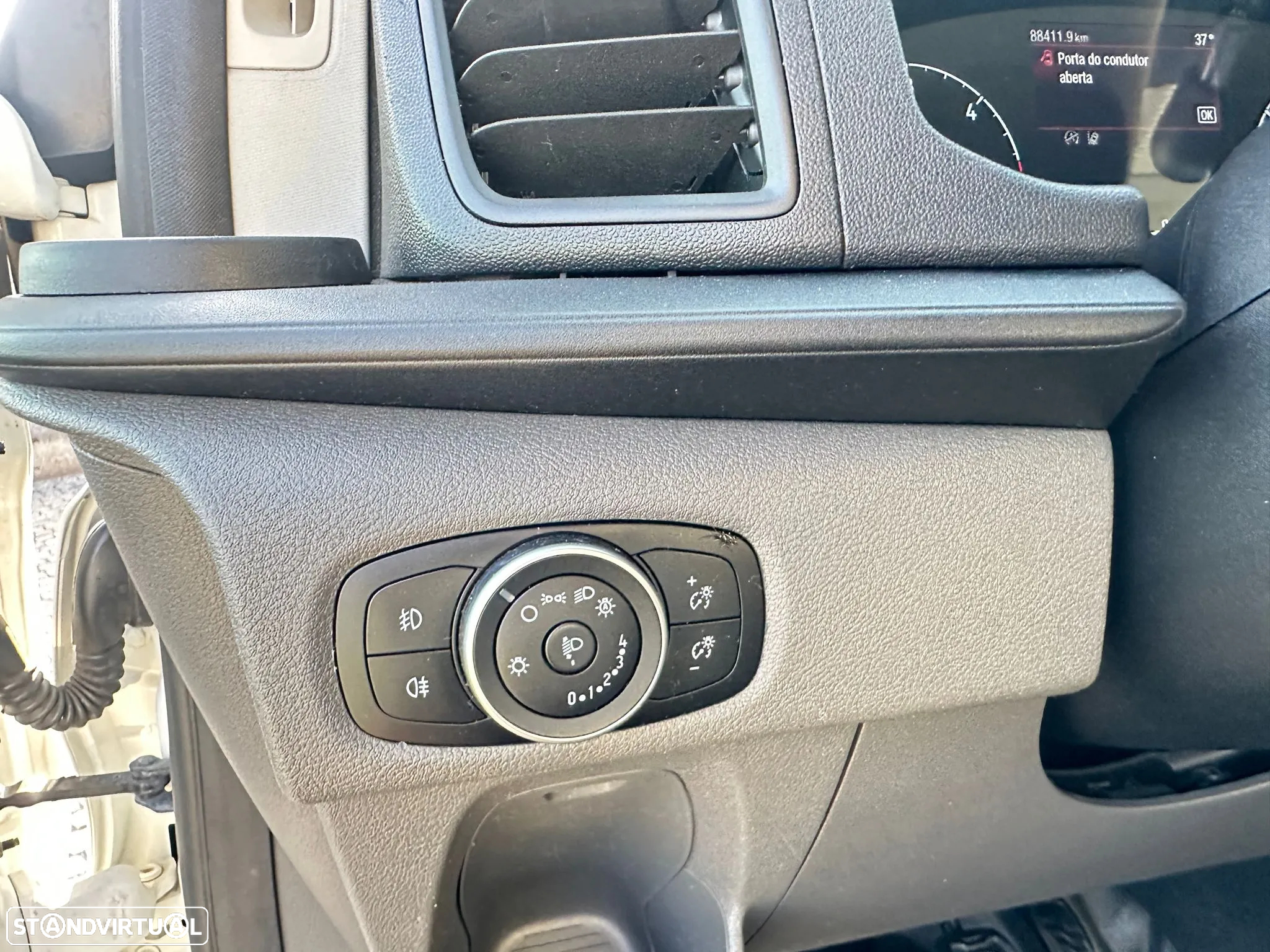 Ford TRANSIT CUSTOM - 13