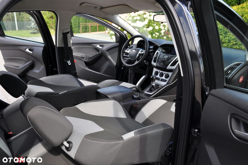 Ford Focus 1.6 EcoBoost Titanium - 23