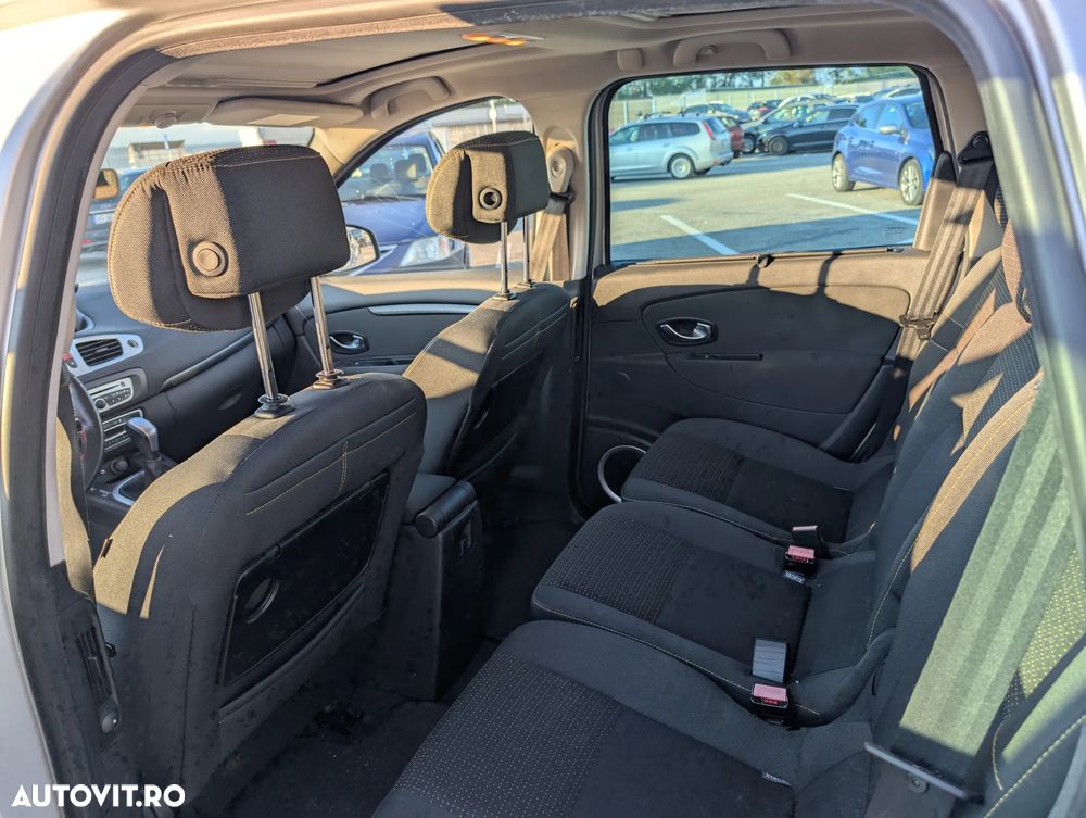 Renault Grand Scenic - 11