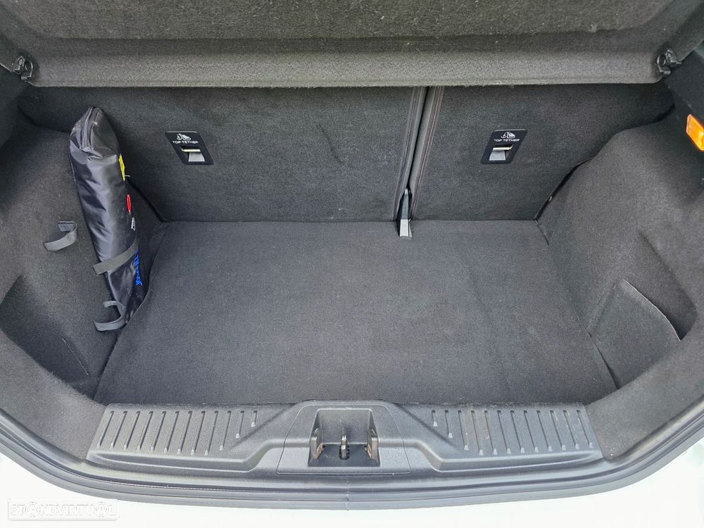 Ford Fiesta 1.1 Ti-VCT Titanium - 46