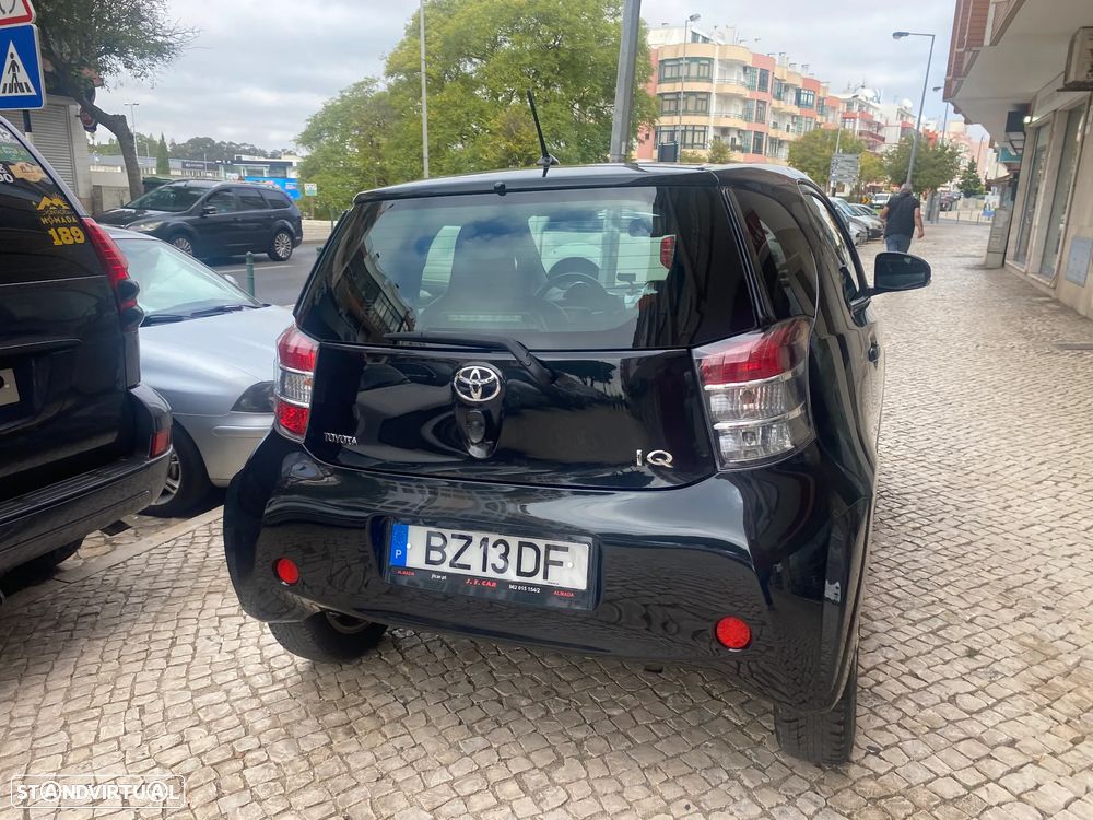 Toyota iQ 1.0 Multidrive + - 23