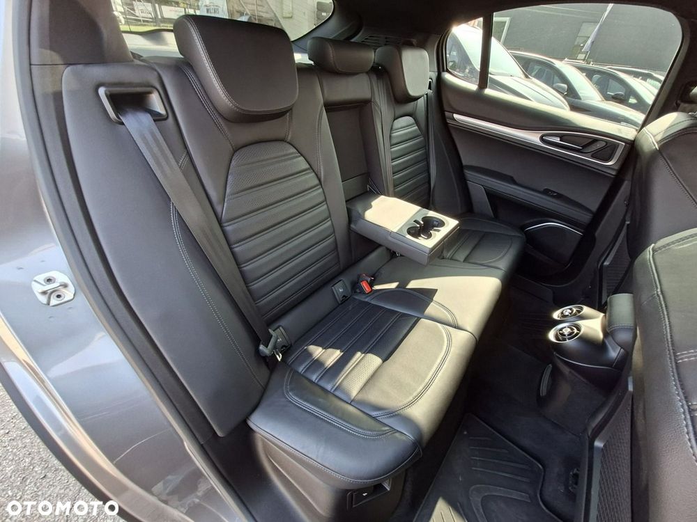 Alfa Romeo Stelvio 2.0 Turbo 16V AT8-Q4 Super - 26