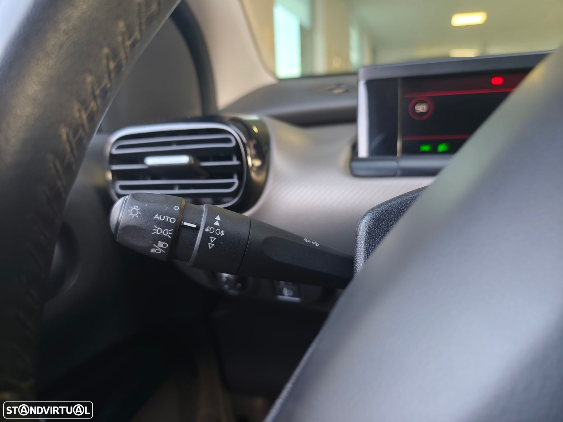 Citroën C4 Cactus 1.2 PureTech Shine Pack - 34